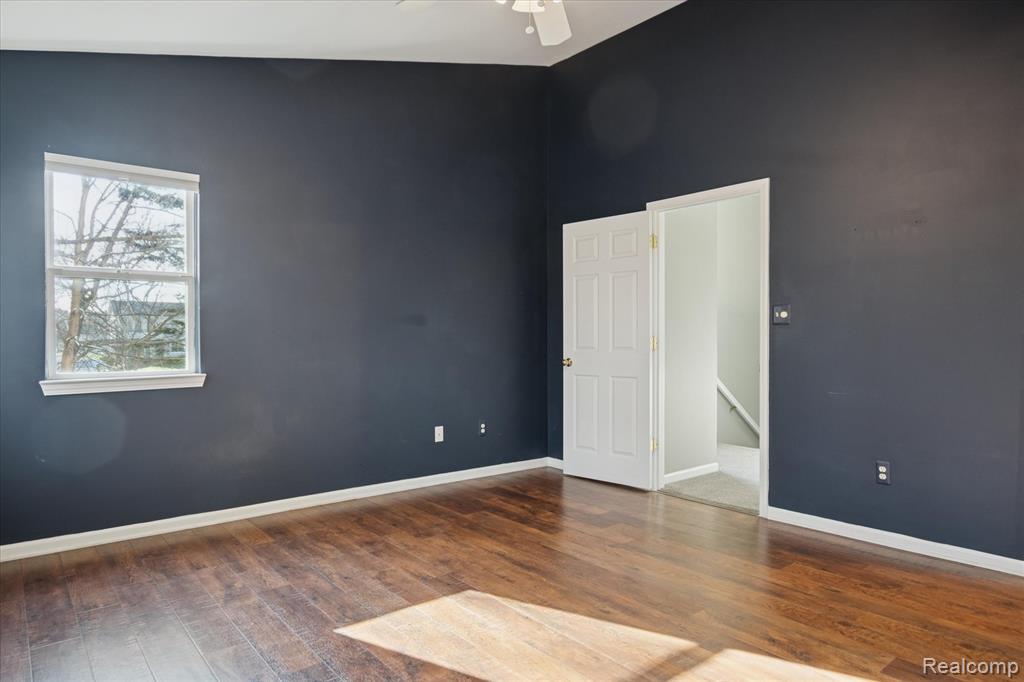 5585 Woodruff Shore Drive, Brighton, MI, 48116