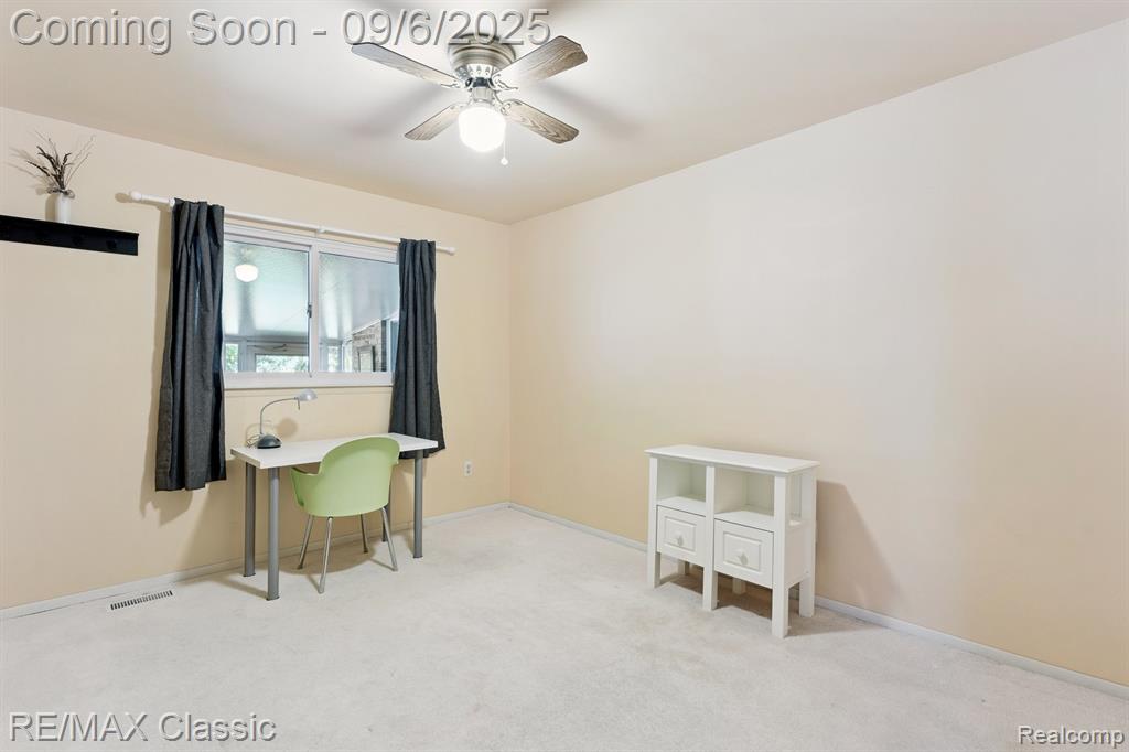 806 Abbey Lane, Milford, MI 48381 — Photo 19