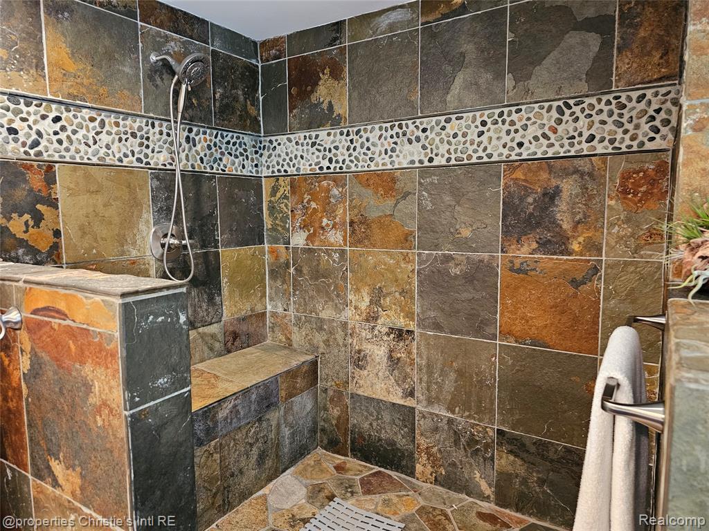 1168 Eagle Nest Drive, Milford, MI 48381 — Photo 8