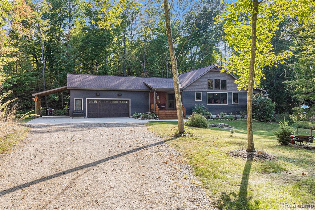 8630 HIDDEN LAKE Drive, Howell, MI 48855 — Photo 22