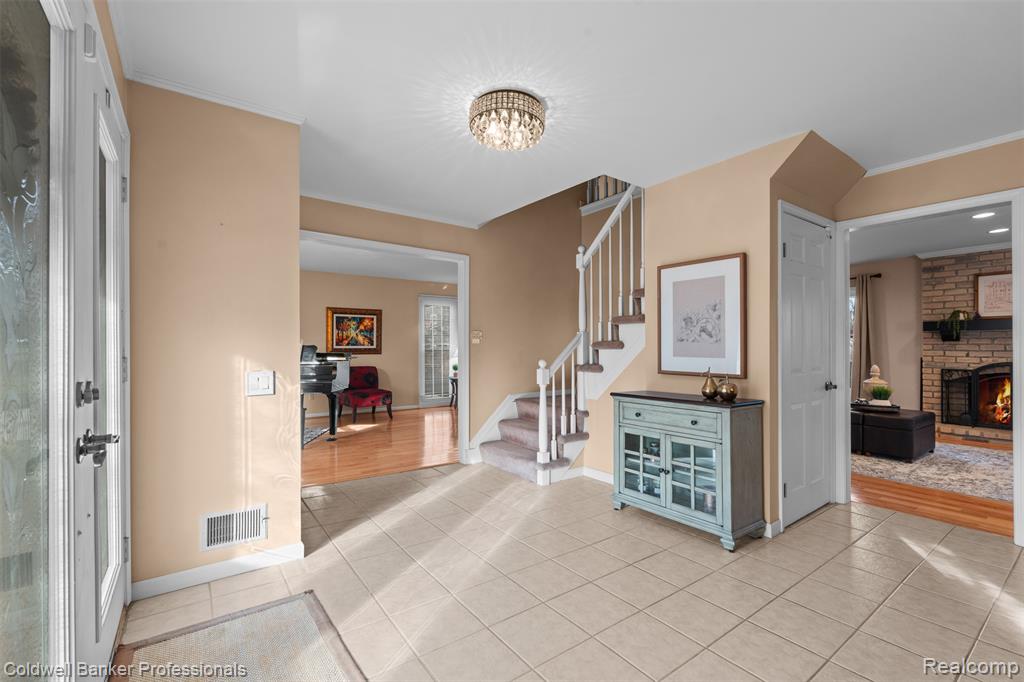4347 Apple Valley Lane, West Bloomfield, MI 48323 — Photo 8