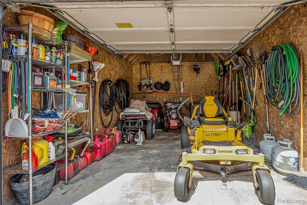 9137 Maltby Road, Brighton, MI 48116 — Photo 33