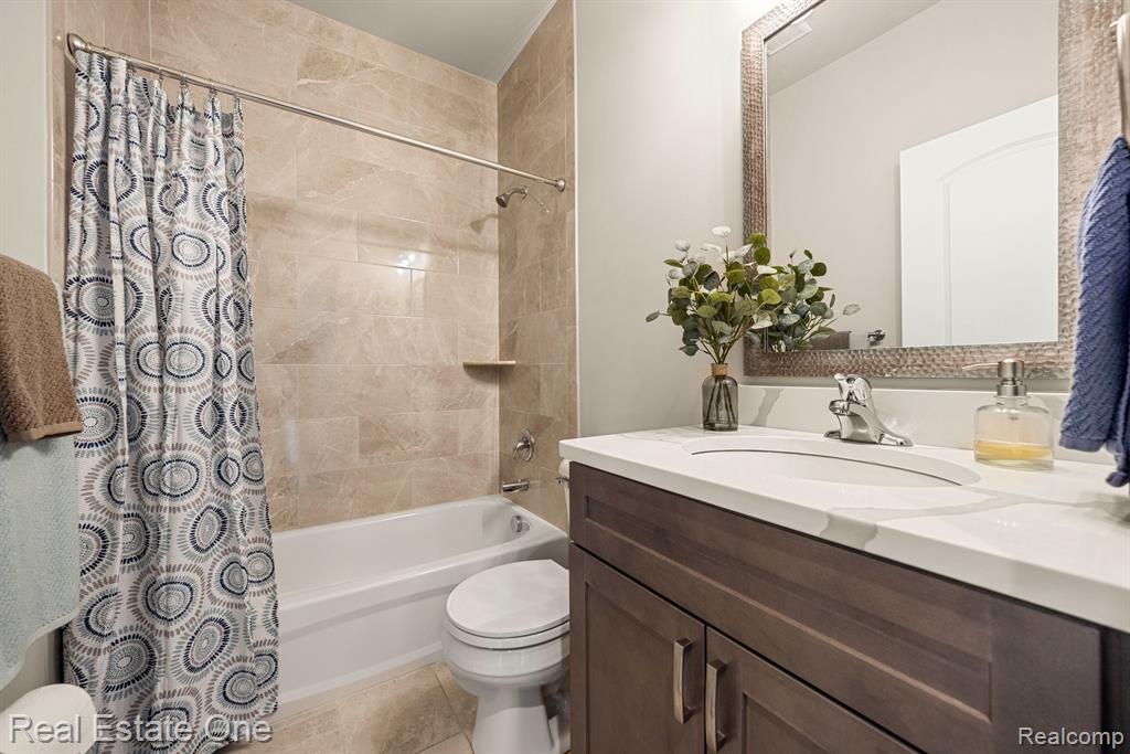 48582 EASTBRIDGE Drive, Canton, MI 48188 — Photo 23
