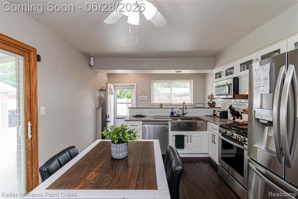 9075 Headley Drive, Sterling Heights, MI 48314 — Photo 8