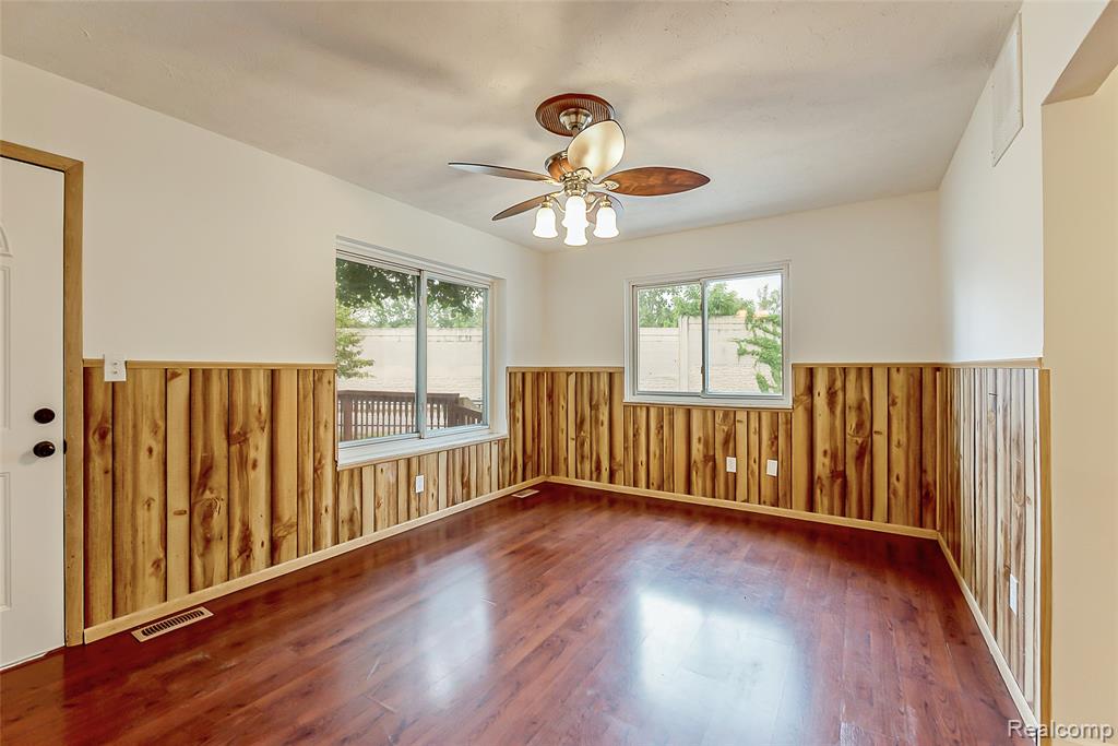 658 Kansas Avenue, Ypsilanti, MI 48198 — Photo 31