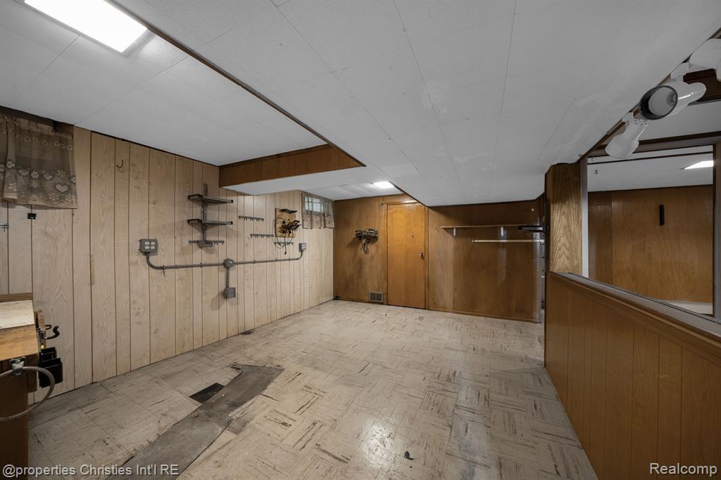 7631 ROBINSON Avenue, Allen Park, MI 48101 — Photo 16