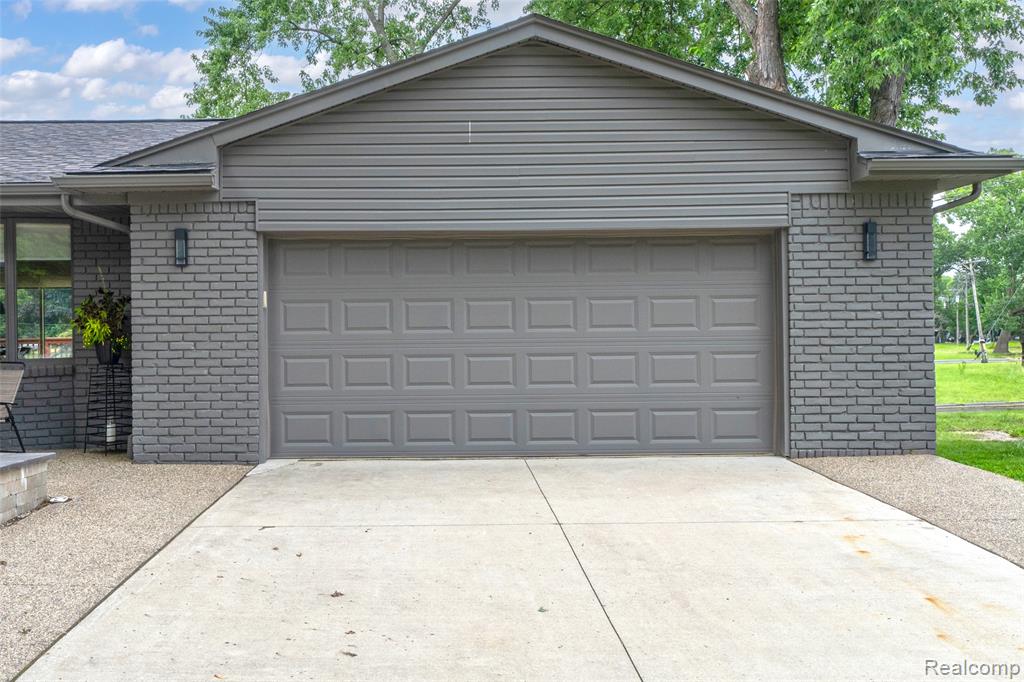 5780 Southward Avenue, Waterford, MI 48329 — Photo 26