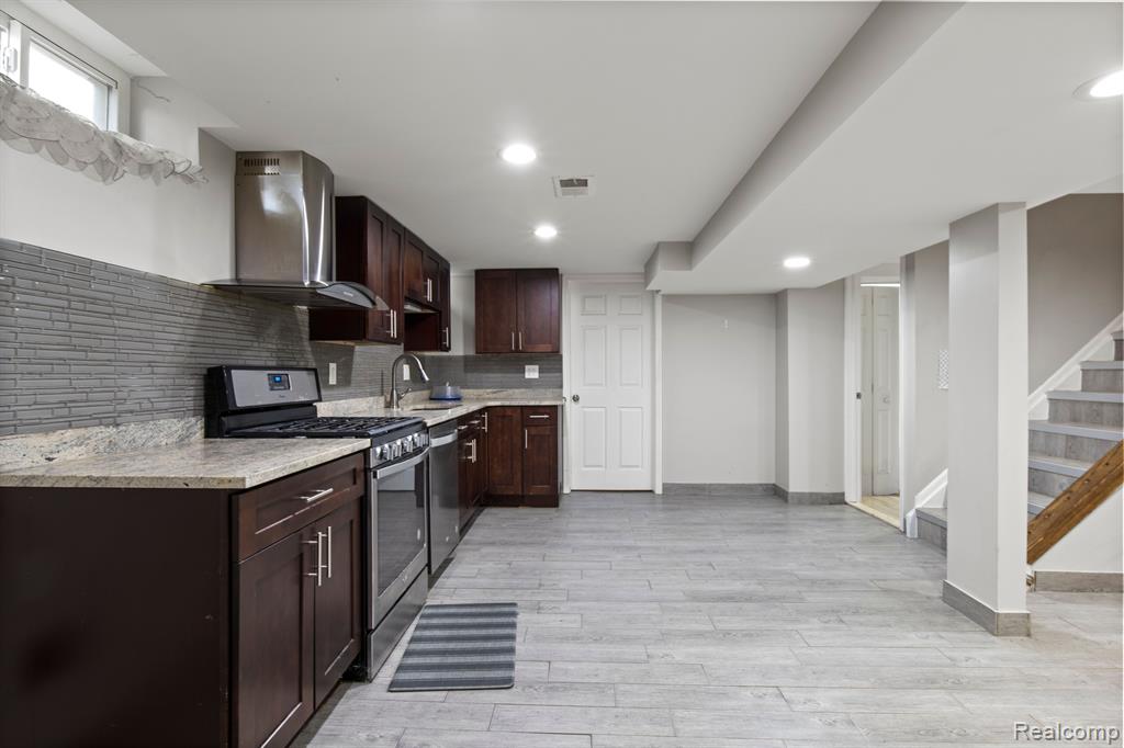 6916 KINMORE Street, Dearborn Heights, MI 48127 — Photo 25