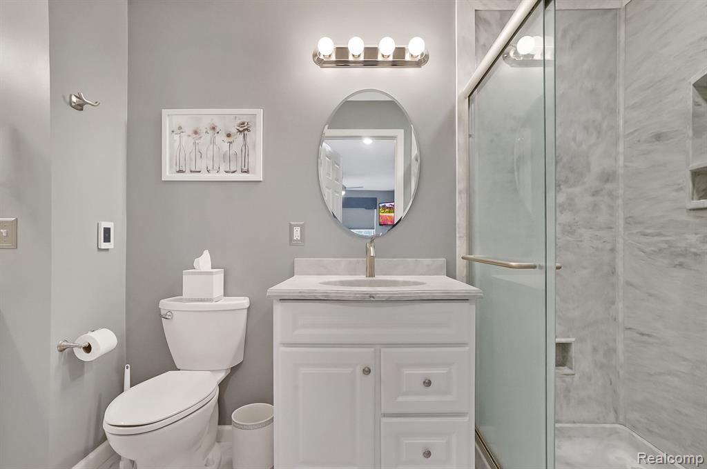 611 VILLAGE Lane, Milford, MI 48381 — Photo 18