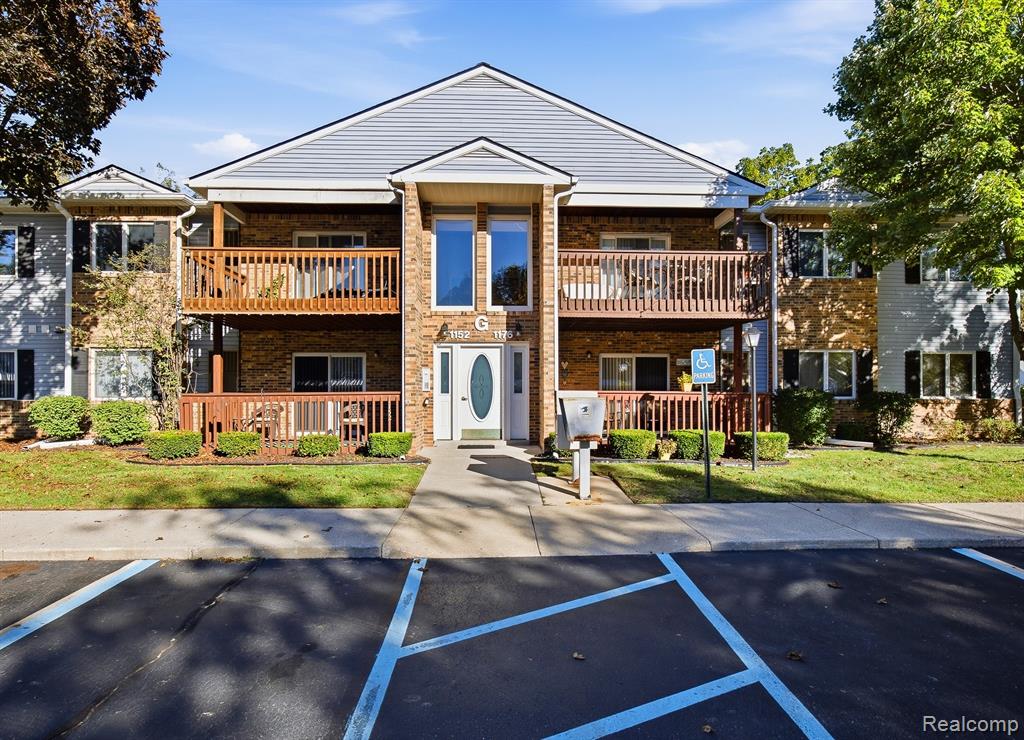1176 Shoemaker Drive, 39, Westland, MI