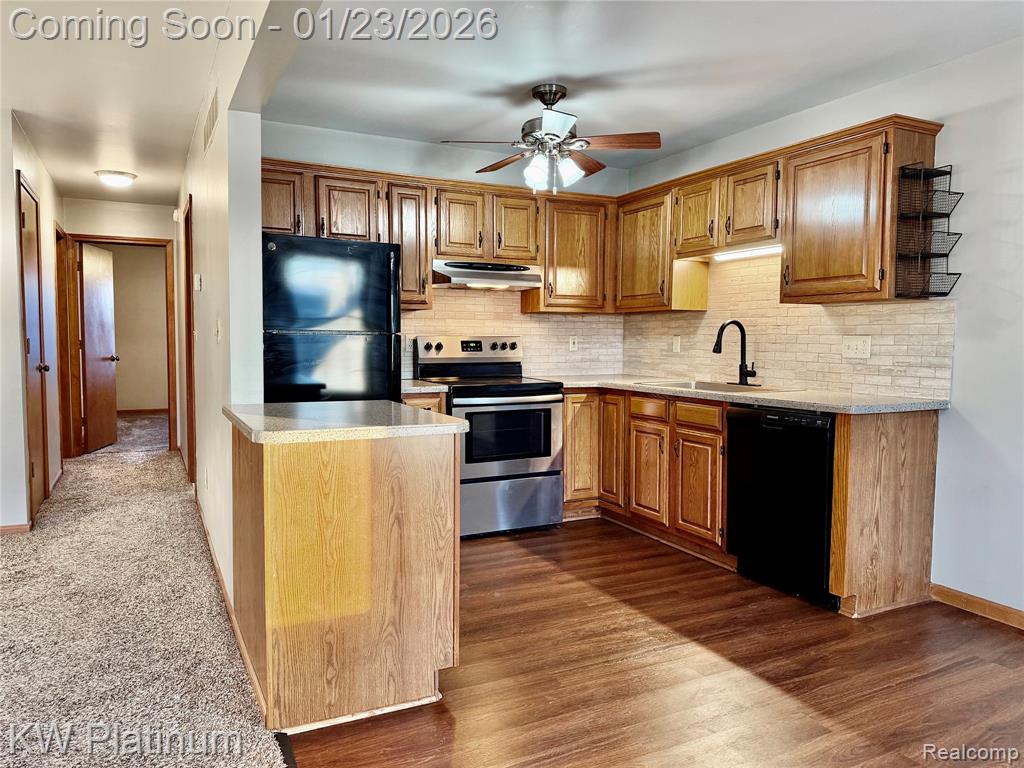 275 Maywood Street, 12, Marysville, MI 48040 — Photo 7