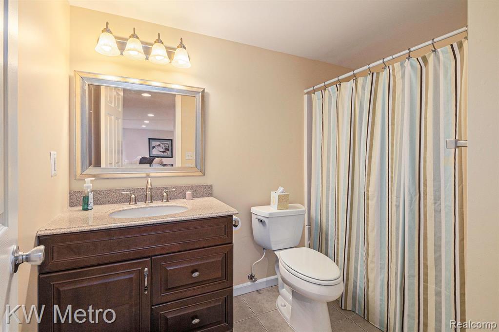 40637 LENOX PARK Drive, Novi, MI 48377 — Photo 22