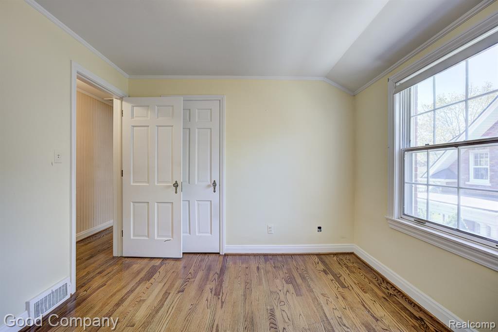 20 OXFORD Boulevard, Pleasant Ridge, MI — Photo 35