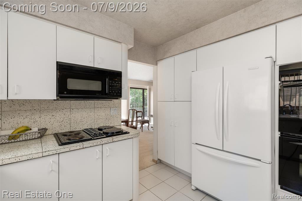 6273 Celeste Road, West Bloomfield, MI — Photo 9