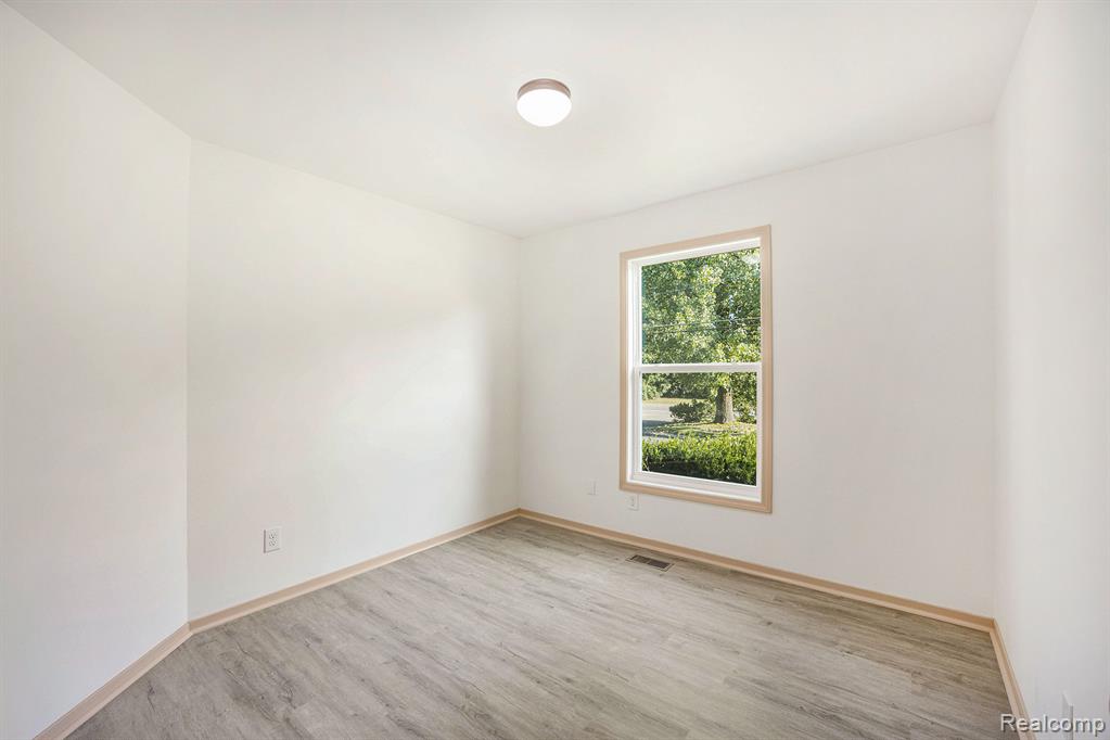 9243 Andersonville Road, Clarkston, MI — Photo 16