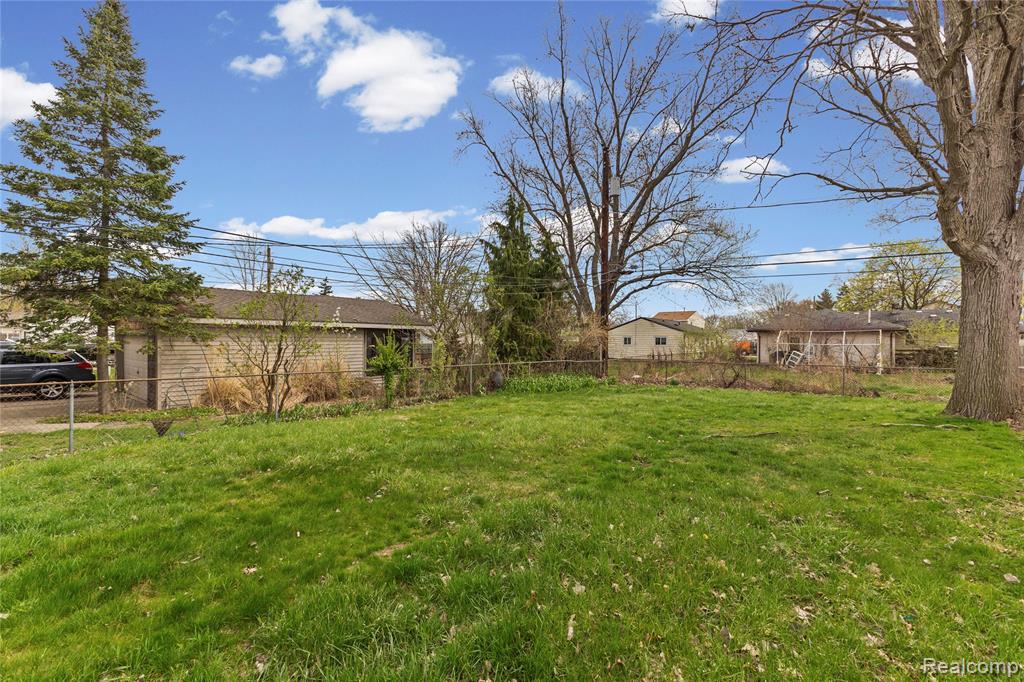7426 Floral Street, Westland, MI — Photo 24