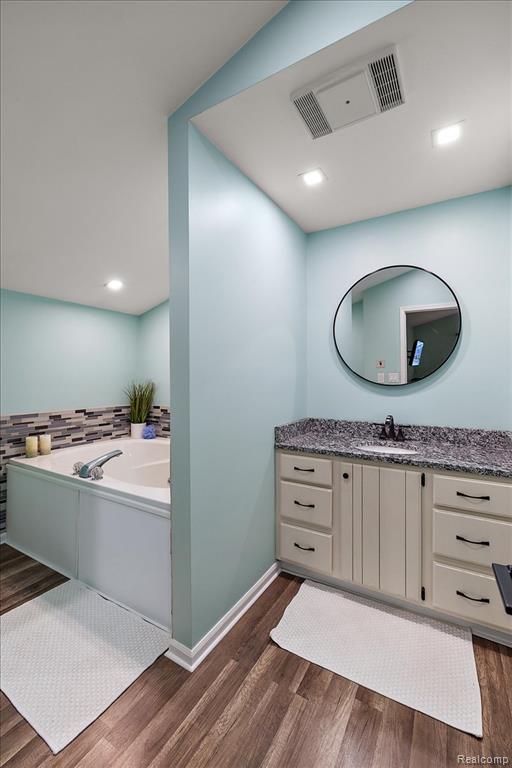 8021 Washburn Road, Goodrich Vlg, MI — Photo 37