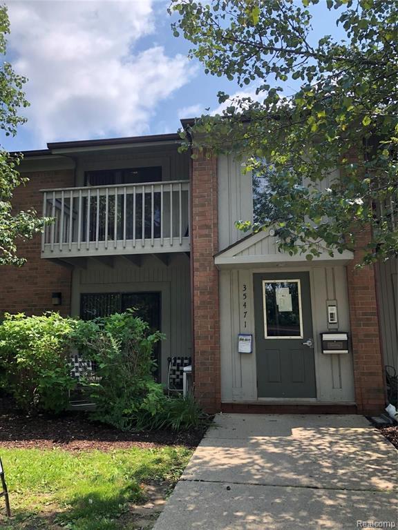 35471 HICKORY WOODS DR, Clinton Twp, MI 48035 — Photo 2