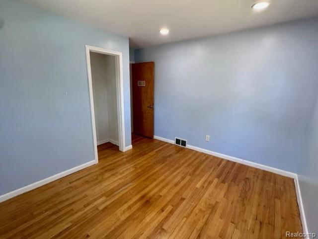 8429 Whitefield Street, Dearborn Heights, MI 48127 — Photo 15