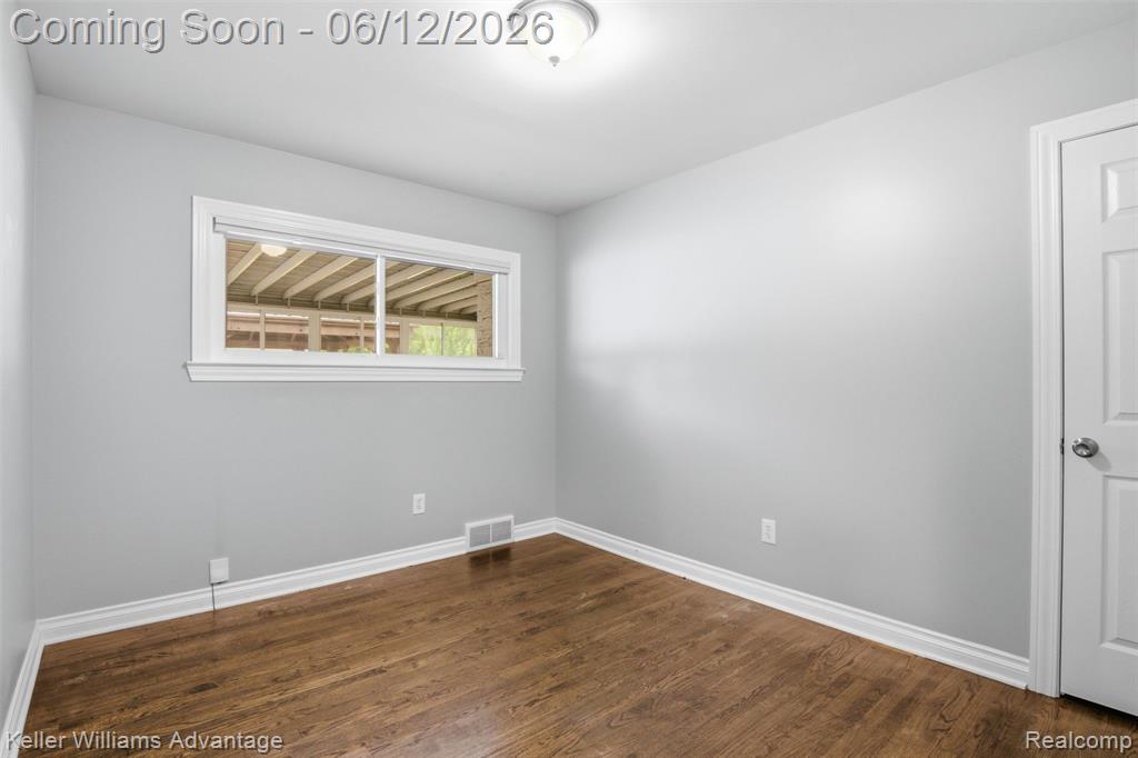 23111 Scotia Road, Oak Park, MI 48237 — Photo 25