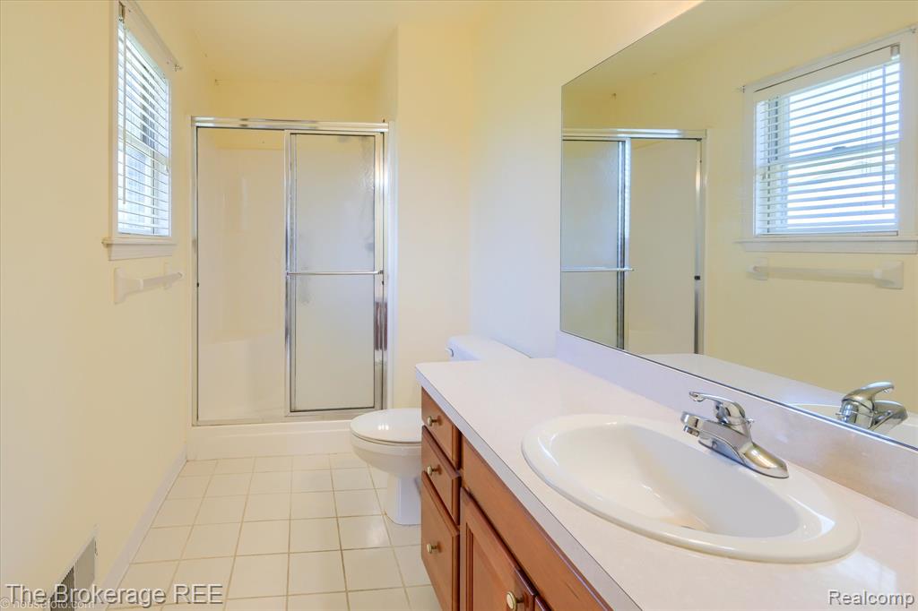 5930 Cross Creek Drive, 246, Swartz Creek, MI 48473 — Photo 26