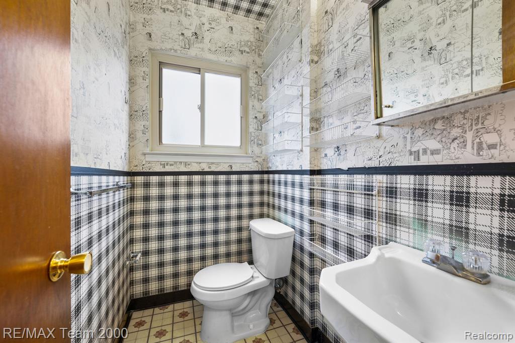 625 CENTRALIA Street, Dearborn Heights, MI 48127 — Photo 25