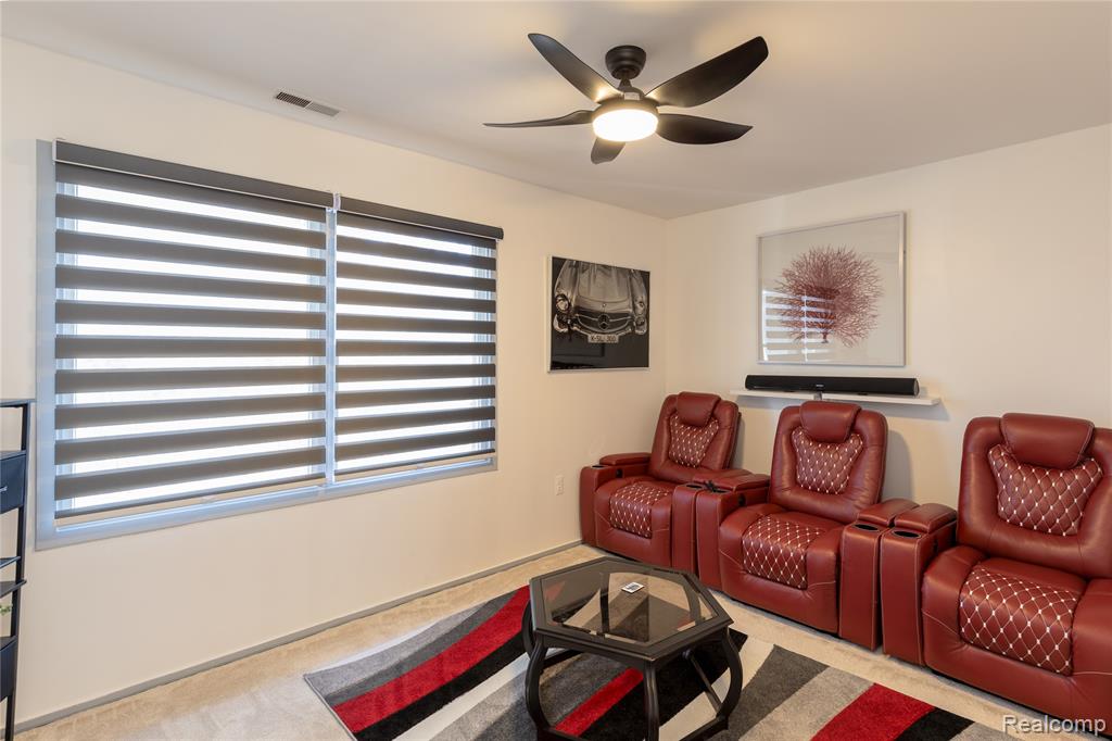 8187 Grays Drive, B7, Grosse Ile, MI 48138 — Photo 12
