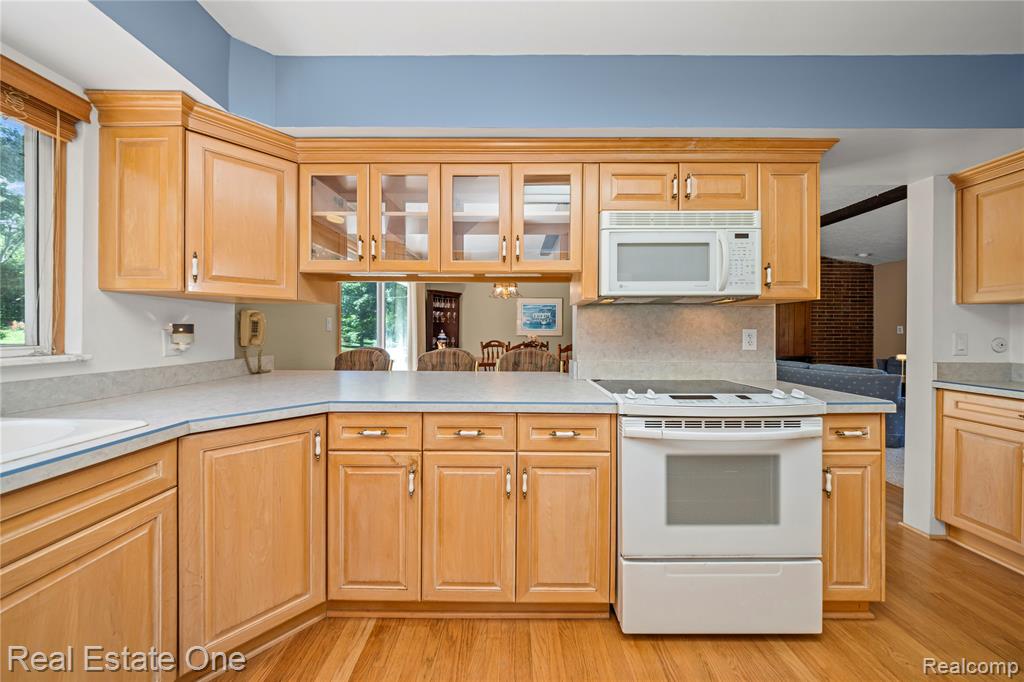 7400 Biscayne Avenue, White Lake, MI 48383 — Photo 12