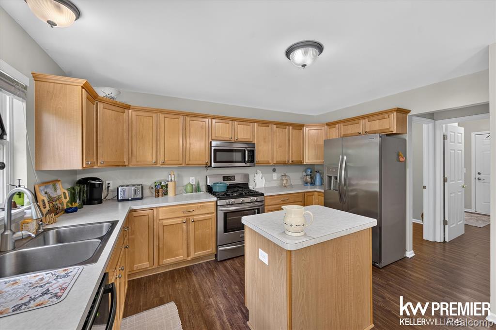 551 Indian Oaks Drive, Howell, MI 48843 — Photo 7