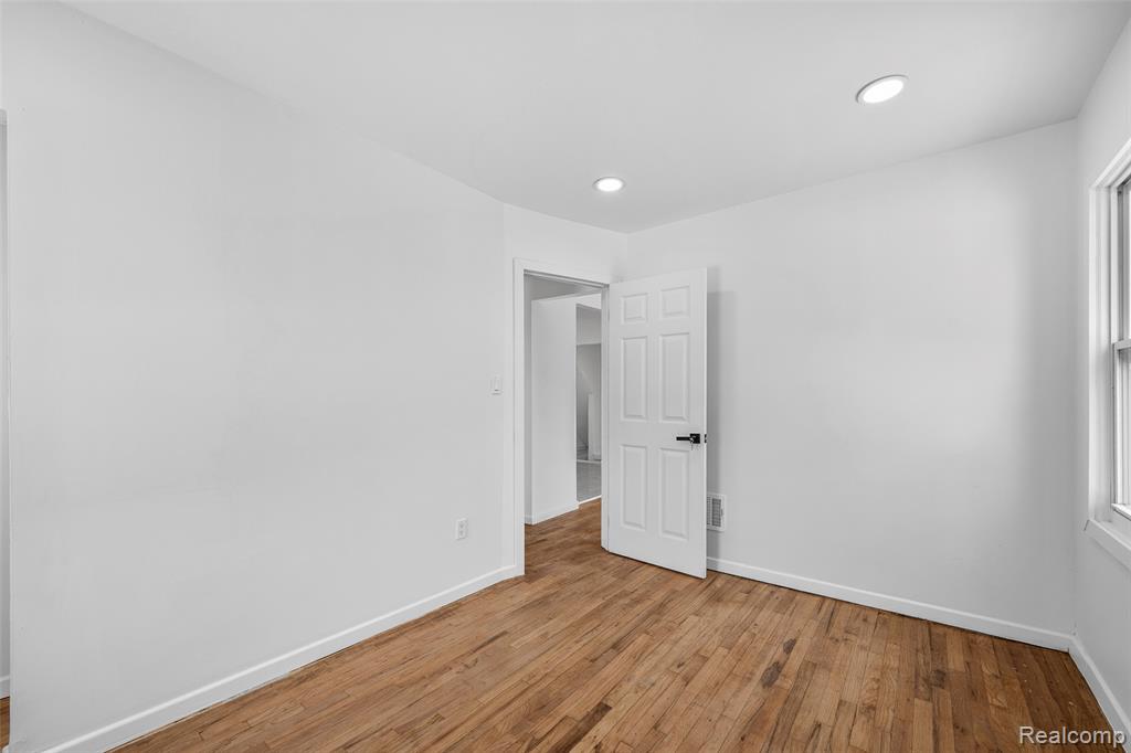 15846 Lesure Street, Detroit, MI 48227 — Photo 12