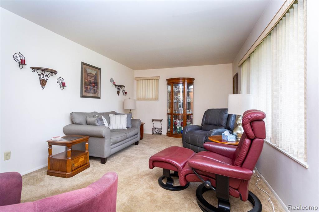 772 Robbinann Drive, Waterford, MI 48328 — Photo 5