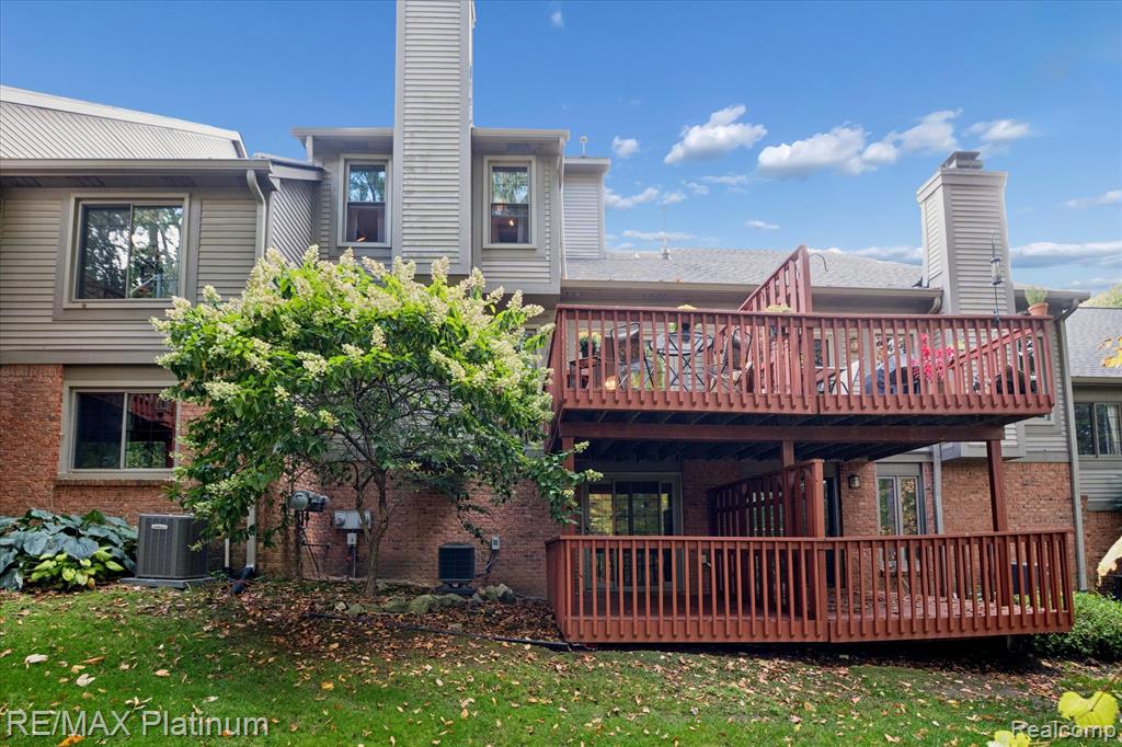 852 Woodridge Hills Drive, Brighton, MI 48116 — Photo 41