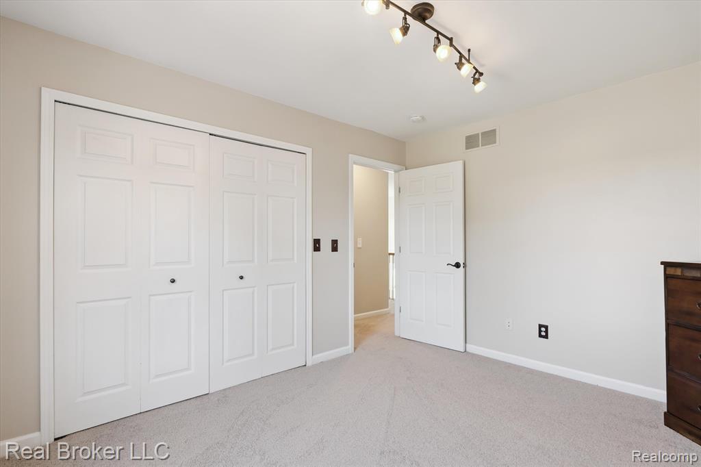 6097 High Valley Drive, White Lake, MI 48383 — Photo 28