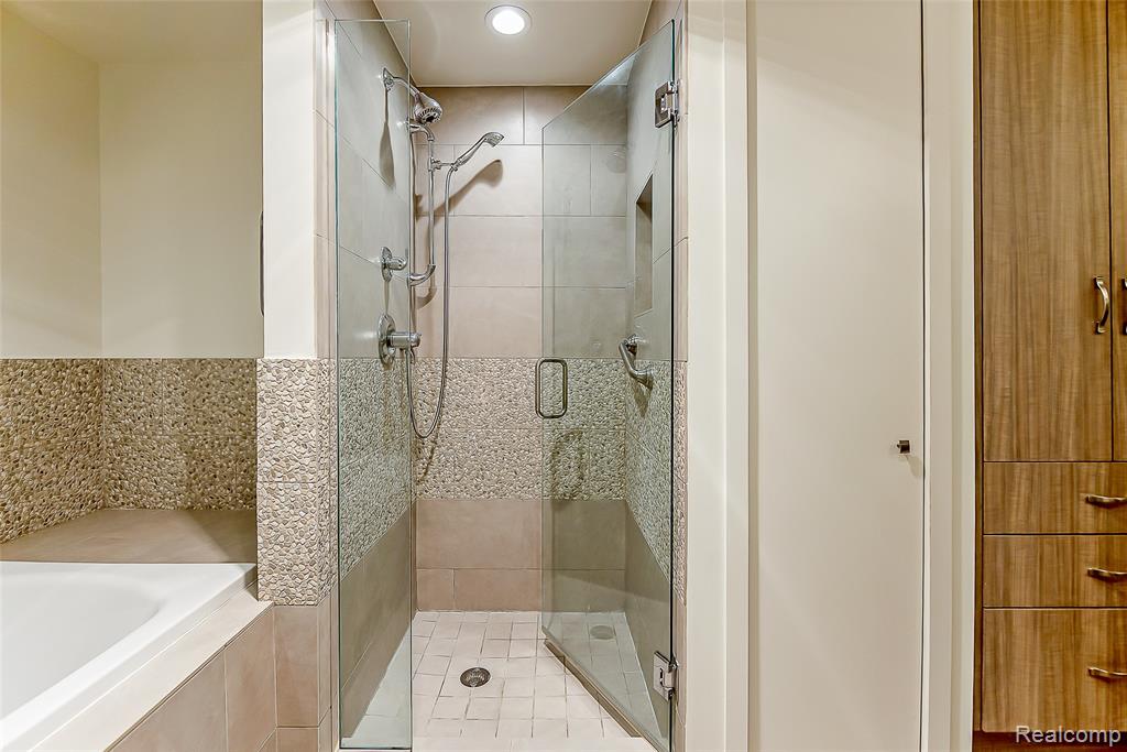 581 Woodway Court, Bloomfield Hills, MI 48302 — Photo 31