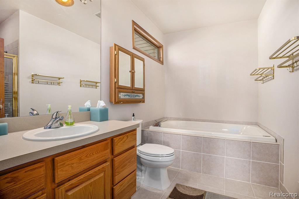 5887 MABLEY HILL Road, Fenton, MI 48430 — Photo 16