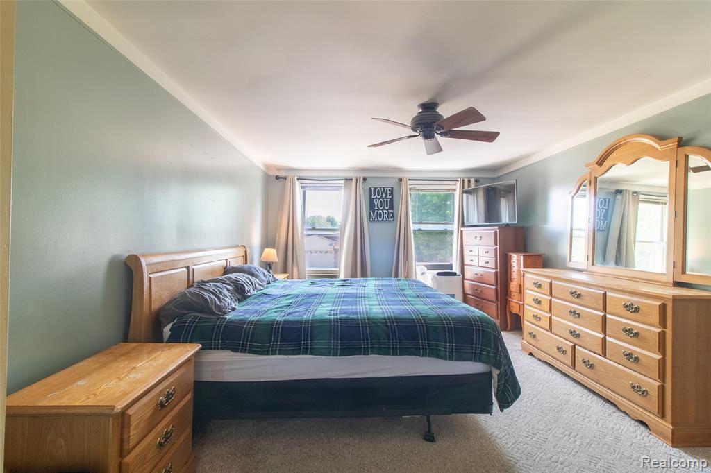 24550 Colonial Drive, Woodhaven, MI 48183 — Photo 17
