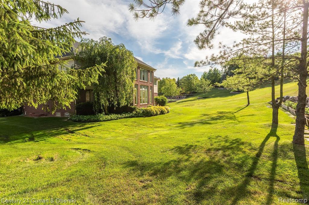 18585 STEEP HOLLOW Court, Northville, MI 48168 — Photo 54