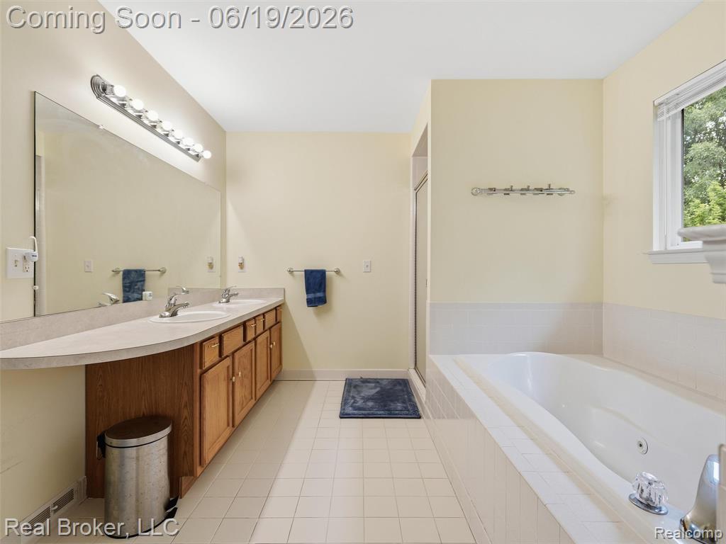6729 Eckerman Drive, Troy, MI 48085 — Photo 42