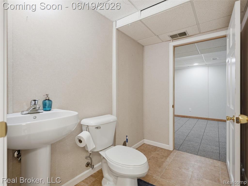 6729 Eckerman Drive, Troy, MI 48085 — Photo 47