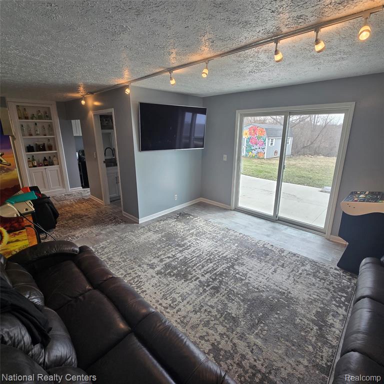 13477 S Horrell Road, Fenton, MI 48430 — Photo 5
