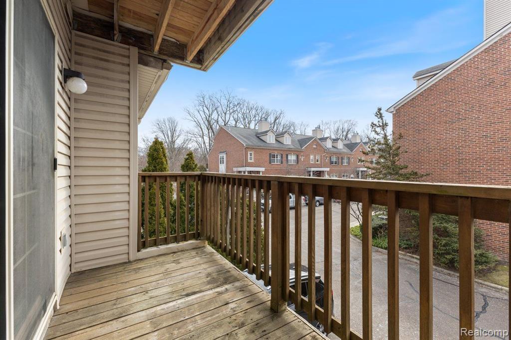 17036 FARMINGTON Road, Livonia, MI 48154 — Photo 24