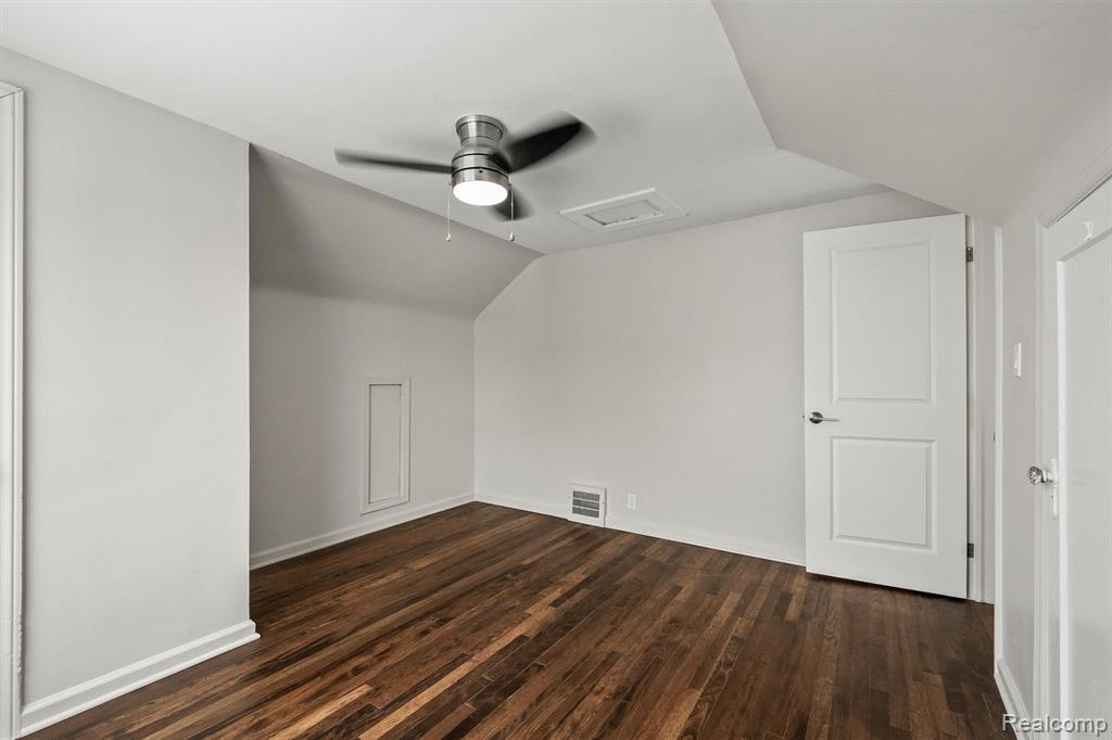 911 N Perry Street, Pontiac, MI 48340 — Photo 16