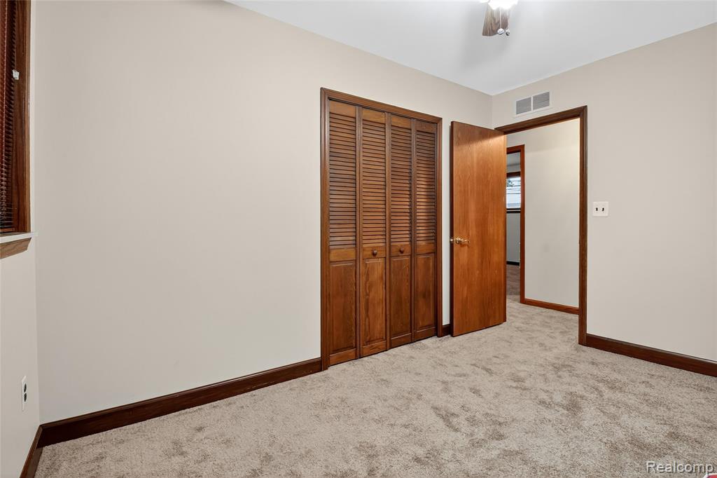 4429 Lancashire Court, Troy, MI 48085 — Photo 11