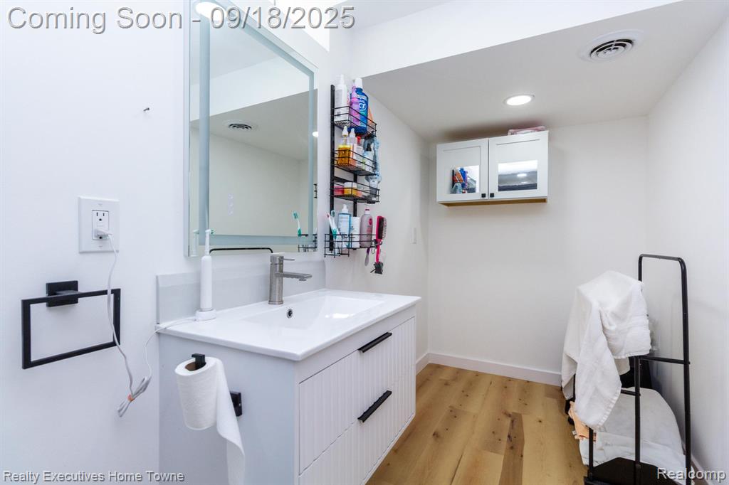 42294 Sable Boulevard, Sterling Heights, MI 48314 — Photo 35
