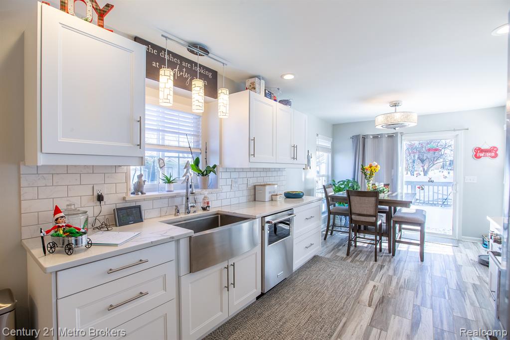 12141 COUNTRY RUN Drive, Birch Run, MI 48415 — Photo 11