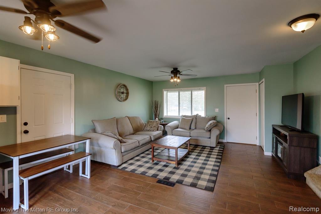 21775 Clemmons Court, Belleville, MI 48111 — Photo 5
