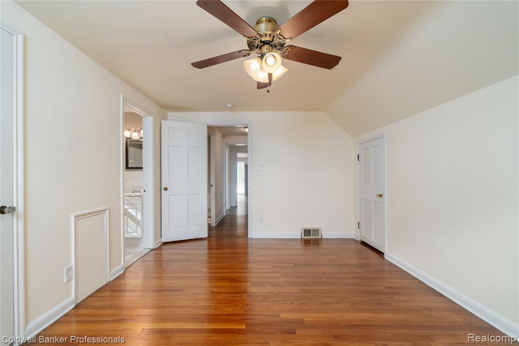 499 Sunningdale Drive, Grosse Pointe Woods, MI 48236 — Photo 39