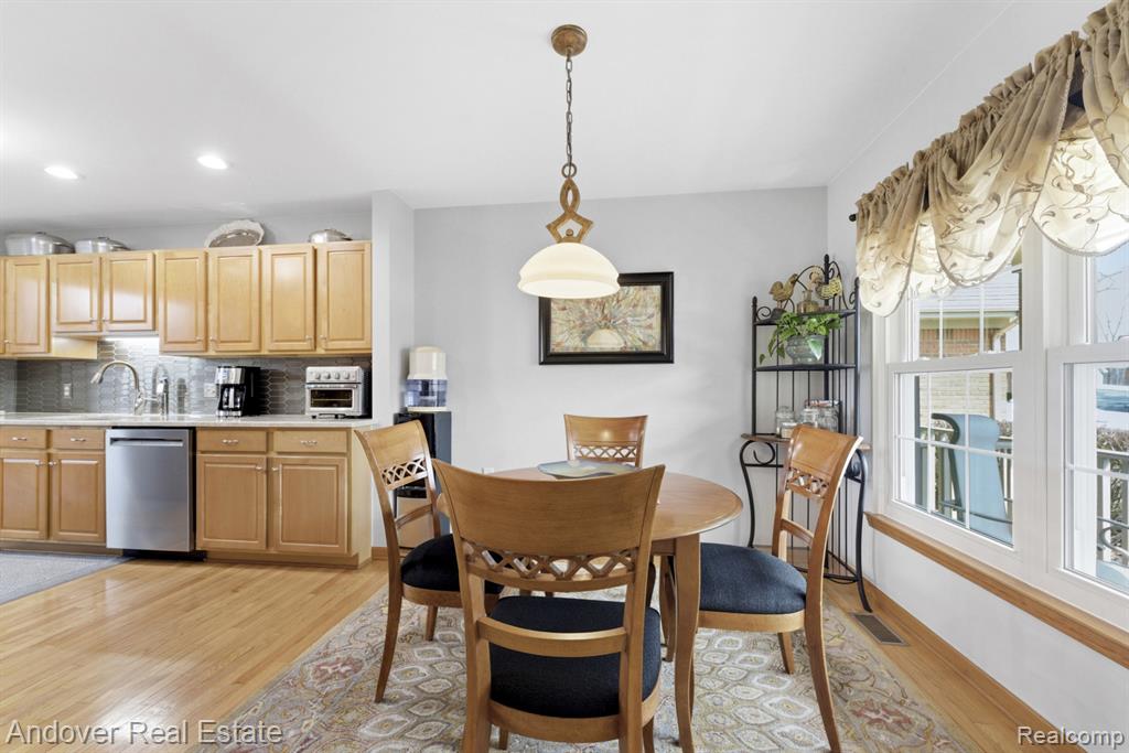 23714 N Park Drive, New Boston, MI 48164 — Photo 4