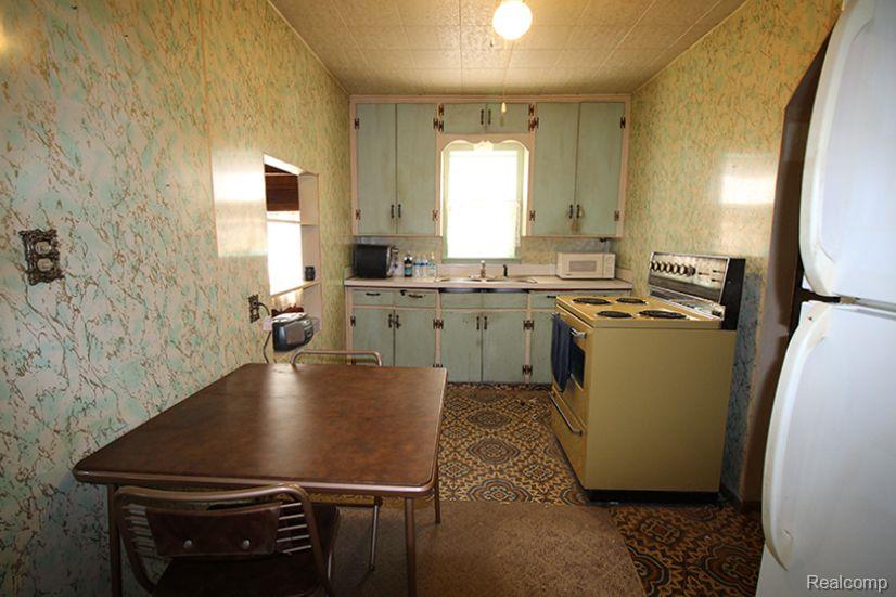 6123 E ATHERTON Road, Burton, MI 48519 — Photo 10