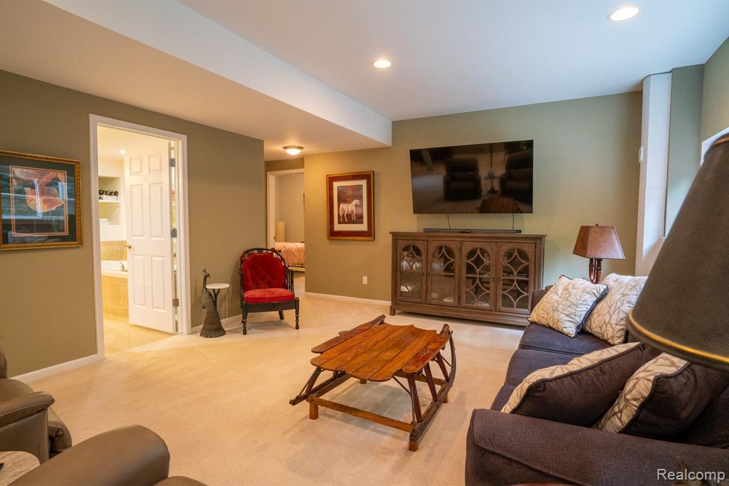 5653 Trail Side Lane, 9, Whitmore Lake, MI 48189 — Photo 29